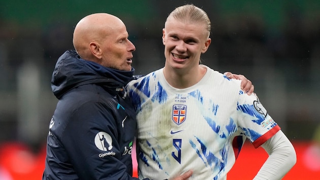 Stale Solbakken mit seinem Superstar Erling Haaland.