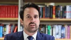 Bildungsminister Christoph Wiederkehr (NEOS) will einen Lehrplan nach dem anderen reformieren.