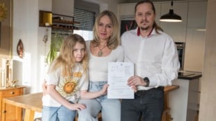 Markus Christian, seine Frau Natascha, die achtjährige Tochter und ihre drei Geschwister kämpfen ...