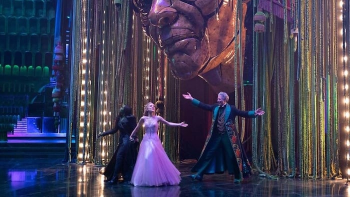 Jeff Goldblum (re.) als magischer Zauberer von Oz.