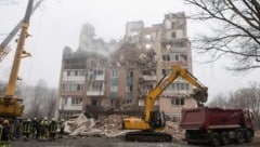 Russland macht trotz der verhandelten Friedenspläne unbeirrt mit seinen Angriffen auf die ...