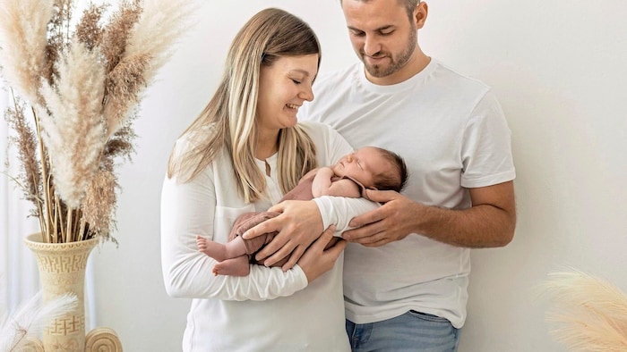 Glückliche Eltern Caroline und Christian aus Mitterberg