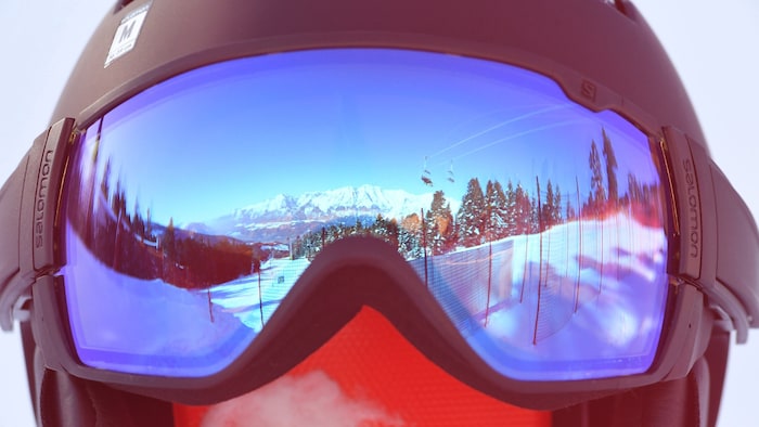 Für viele Skifahrer sagt der Hausverstand ohnehin schon, dass ein Helm sinnvoll wäre – nun wird ...