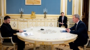 Präsident Selenskyj empfing am Donnerstagabend den Staatssekretär des ...
