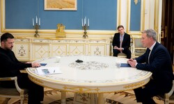 Präsident Selenskyj empfing am Donnerstagabend den Staatssekretär des ...