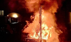 Dieser Geländewagen stand plötzlich in Flammen.