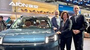 Magna-Manager Kurt Bachmaier, ACstyria-Geschäftsführerin Christa Zengerer und ...