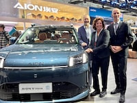 Magna-Manager Kurt Bachmaier, ACstyria-Geschäftsführerin Christa Zengerer und ...