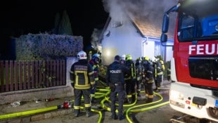 Anrainer reagierten rasch und geistesgegenwärtig – sie retteten die Seniorin aus dem Haus.