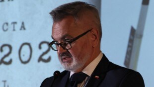 Krzysztof Krajewski (62) wurde in St. Petersburg von einem Mob angegriffen.