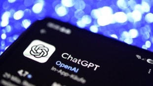 Seit der Erscheinung von ChatGPT zeigte sich an amerikanischen Unis ein starker Anstieg sehr ...