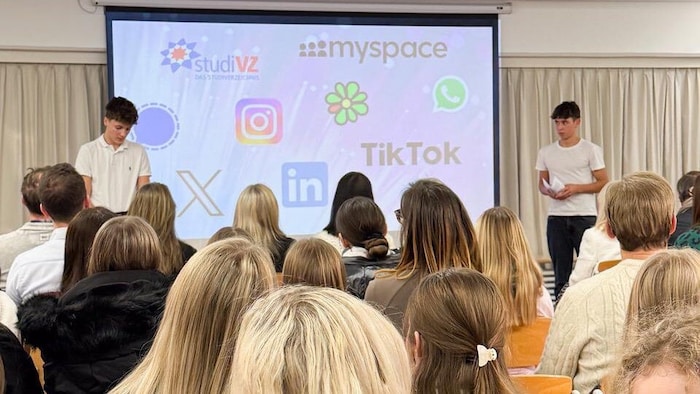 Die Jugendlichen referierten über Social Media.