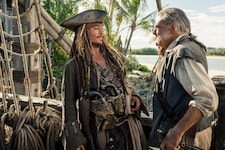Johnny Depp mit Kevin McNally in dem Mega-Blockbuster „Fluch der Karibik“