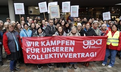 Angestellte der Sozialwirtschaft kamen am Freitag zur Betriebsversammlung in Graz zusammen