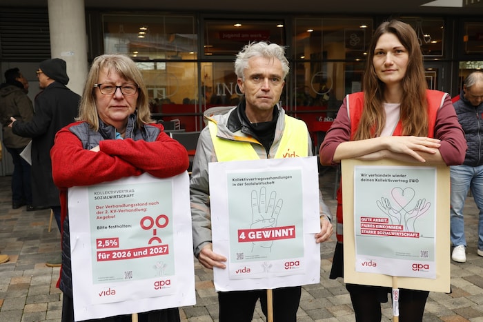Beatrix Eiletz (Volkshilfe), Robert Irmler (SeneCura Vasoldsberg) und Verena Feiel ...