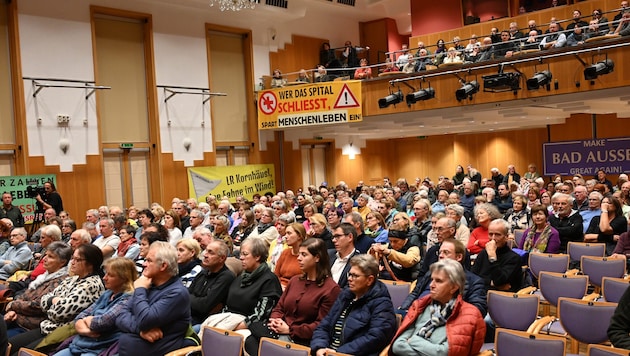 400 Bürger begaben sich ins Kurhaus.