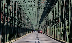 Ein markantes Wahrzeichen ist die Donaubrücke bei Mautern. Doch die marode Konstruktion muss ...