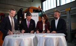 Asfinag-Vorstand Hartwig Hufnagl, Verkehrsminister Peter Hanke, Landeshauptfrau Karoline ...