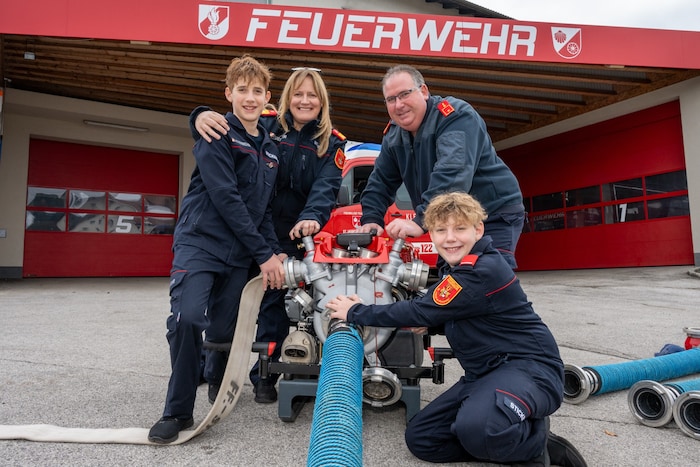 Claudia Stickers Herz schlägt für das Feuerwehrwesen; gleich wie das ihrer Kinder und ihres ...