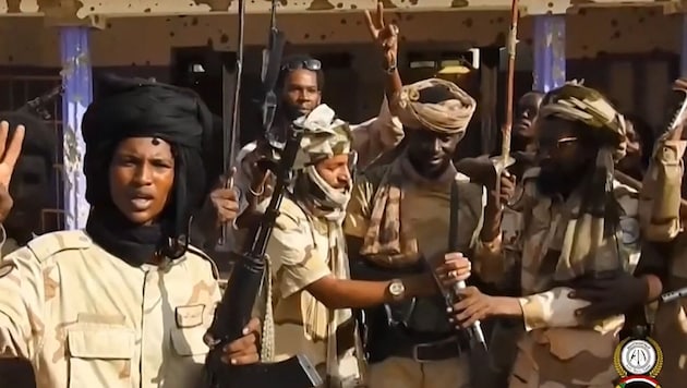 Die RSF-Miliz hat am Montag eine dreimonatige Waffenruhe im Sudan ausgerufen. Ob der ...