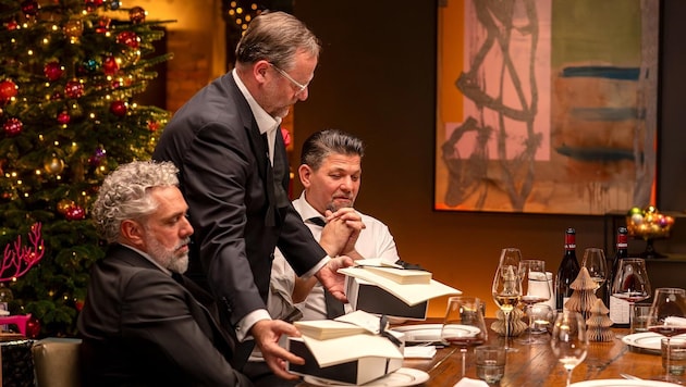 Sepp Schellhorn tischt mit den Star-Köchen Tim Mälzer (re.) und Roland Trettl in der Primetime ...