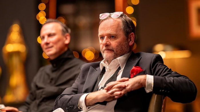 Schellhorn (dahinter Tim Raue) im TV-Special