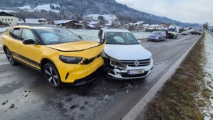 Beide Lenker wurden bei dem Crash leicht verletzt.