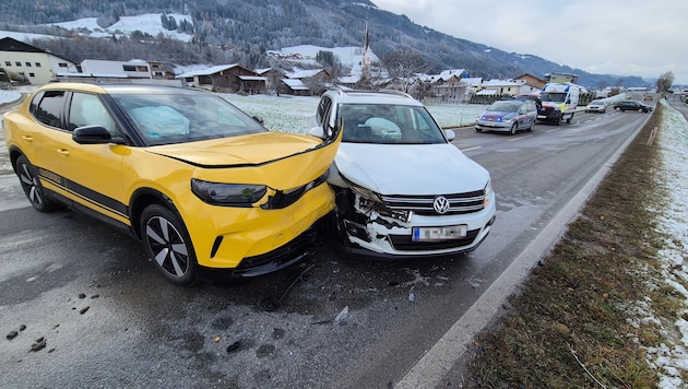 Beide Lenker wurden bei dem Crash leicht verletzt.