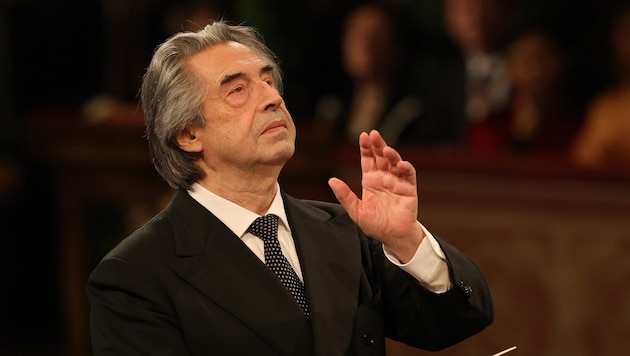 Der italienische Dirigent Riccardo Muti hält offenbar nicht viel von einigen jungen Kolleginnen ...