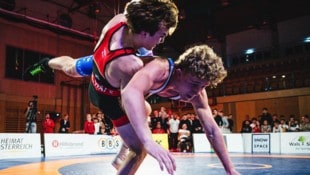 So leicht wie gegen Moritz Gastl wird es Mago Bektemirov (li.) nicht mehr bekommen.