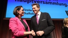 Harald Mahrer war einer der ersten Gratulanten, nachdem Barbara Thaler die Wahl um die WB-Spitze ...