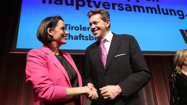 Harald Mahrer war einer der ersten Gratulanten, nachdem Barbara Thaler die Wahl um die WB-Spitze ...