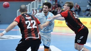 Ivan Horvat (M.) kehrte am Freitag im Dress von Bärnbach nach Hard retour und machte wichtige ...