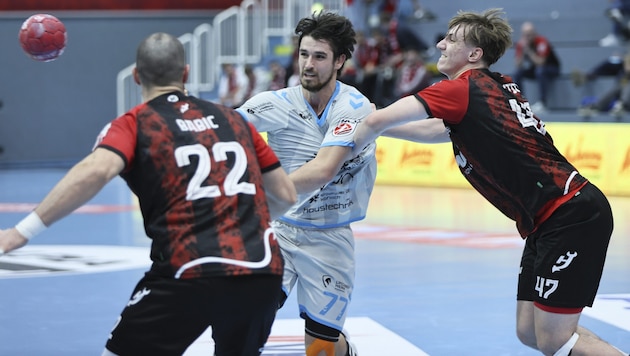 Ivan Horvat (M.) kehrte am Freitag im Dress von Ferlach nach Hard retour und machte wichtige ...