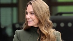 Prinzessin Kate sorgte zuletzt mit ihrer neuen Haarfarbe für Begeisterung. Jetzt ließ sie sich ...