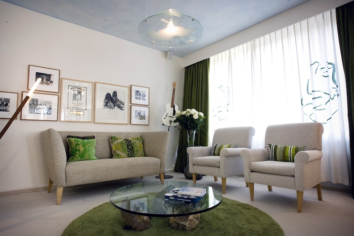 John Lennon selbst setzte dieser Demo später musikalisch ein Denkmal mit der „Ballad of John und ...