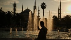 Die Meldungen über mutmaßliche Vergiftungsfälle in der Touristenmetropole Istanbul besorgen ...