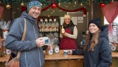 Die ersten Glühwein-Häferln sind bereits ausgeschenkt worden.
