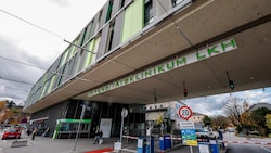 Einfahrt zum Salzburger Uniklinikum