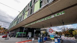 Der 85-jährige Patient wurde ins Salzburger Landesklinikum eingeliefert.