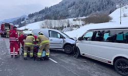 Ein Kleinbus und ein Kleintransporter sind auf der L109 zusammengekracht.