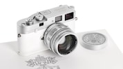 Bei der 47. Leitz Photographica Auction in Wien erzielte eine Leica M-A aus Papst Franziskus’ ...