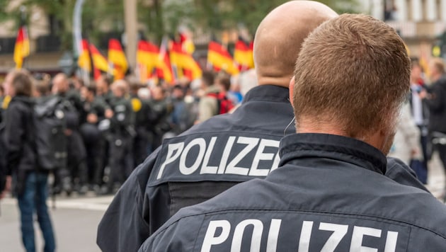 The German police are looking for hundreds of neo-Nazis for acts of violence and other serious ...