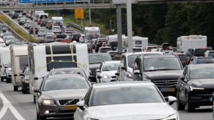Im Sommerreiseverkehr kam es schnell zu einem Stau.