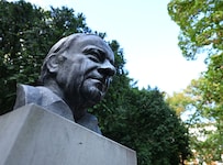 Nach den publik gewordenen Missbrauchsvorwürfen hatten zahlreiche Befürworter eine Umbenennung ...