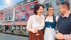 „Wiff“ Schrempf, Gattin Carmen und Tochter Chelsea sind beim historischen Kirchenwirt ...