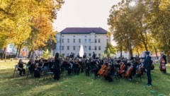 Junge Musiker aus Kärnten und Steiermark spielen zur Eröffnung der Koralmbahn