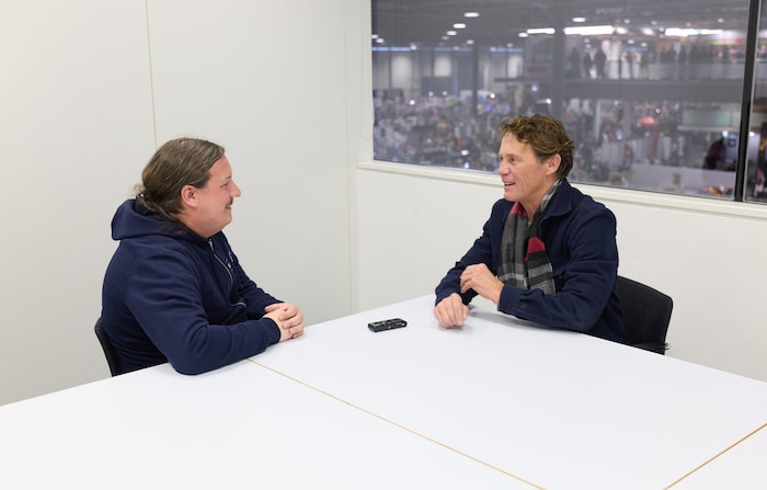 „Krone“-Redakteur Fröwein im Gespräch mit Brian Krause, besser bekannt als Leo Wyatt aus der ...