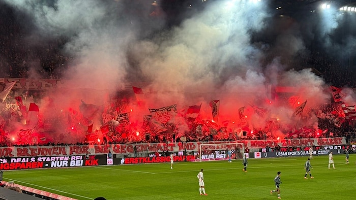 Die Fans legten nach 12 Minuten los.