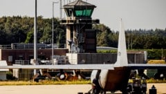 Der Flughafen in Eindhoven wird sowohl militärisch als auch zivil genutzt (Archivbild).